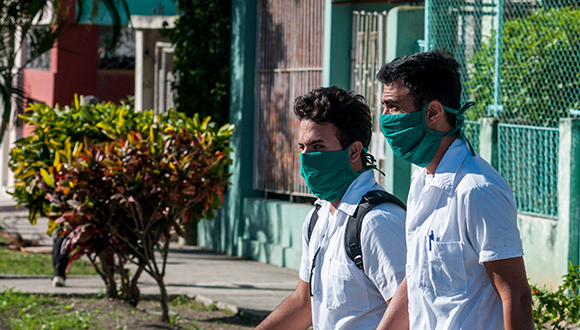 Jóvenes realizan pesquizas en Santiago de Cuba ante el covid-19