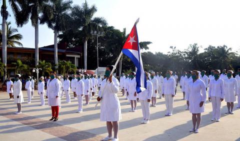 Brigada cubana de enfermería enfrenta la COVID-19 en Barbados