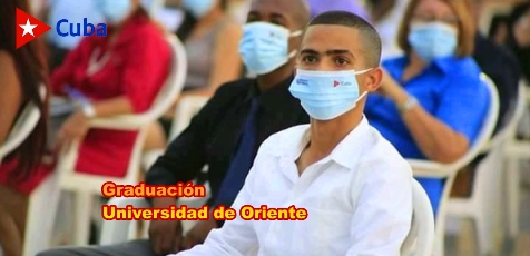 Graduación de la Universidad de Oriente: 158 Títulos de Oro, 54 Premios al Mérito Científico y Vanguardias Integrales. Imagen: Santiago Romero Chang.