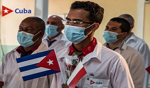 Llegada de los colaboradores cubanos de la salud procedentes de Turín, Italia. 