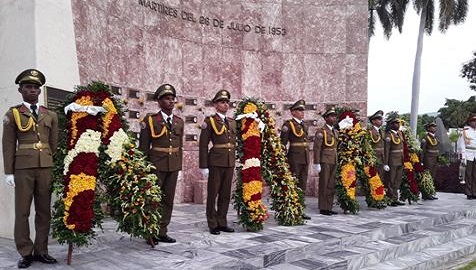 Envía Raúl ofrenda floral a los mártires del 26 de Julio