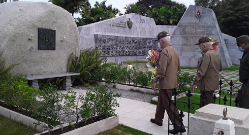 Envía Raúl ofrenda floral a los mártires del 26 de Julio