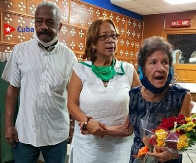 Lourdes Palau, presidenta de la UPEC junto a Sonia Franco y Rafael Carela.. Texto y foto: Santiago Romero Chang.