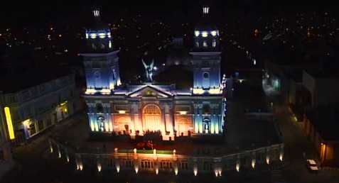 Parque Céspedes iluminado en los 505