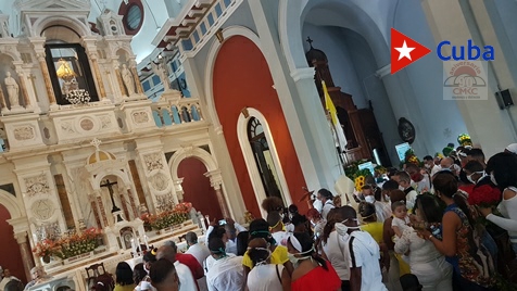 Día de la Patrona de Cuba, despertó diferentes el poblado de El Cobre, con todas las restricciones sanitarias. Texto y foto: Santiago Romero Chang