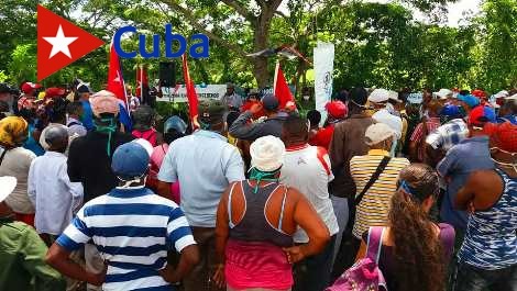 Siembra para asegurar mejor producción de alimentos en la agricultura en Santiago de Cuba.