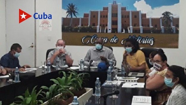 Salvador VAaldés Mesa, vicepresidente cubano, en encuentro con autoridades de la provincia Santiago de Cuba.