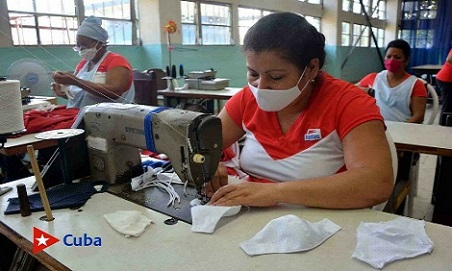 Aprovechan recortería en Industria deportiva santiaguera